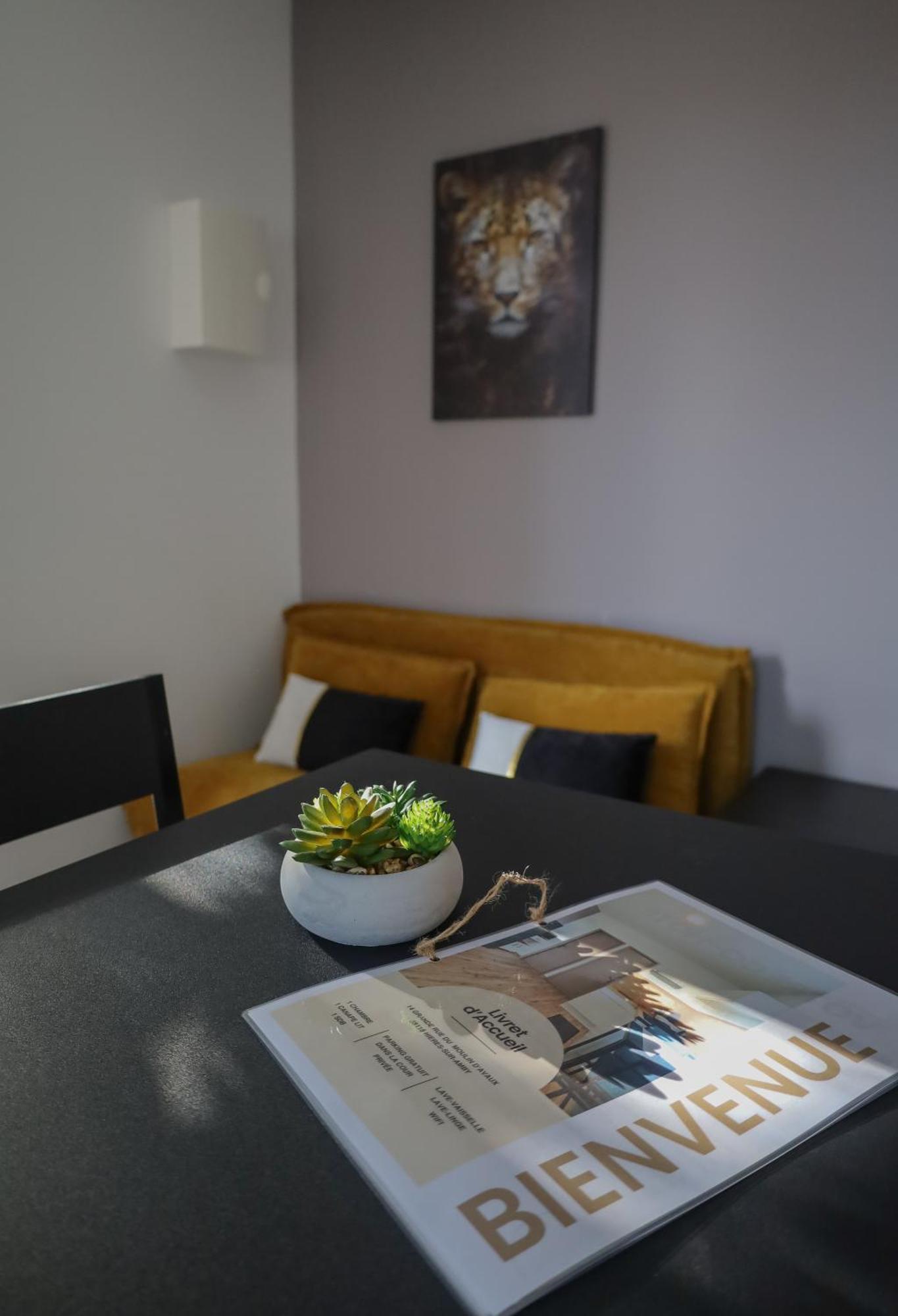 Le Westy 2 Apartment Hieres-Sur-Amby Ngoại thất bức ảnh